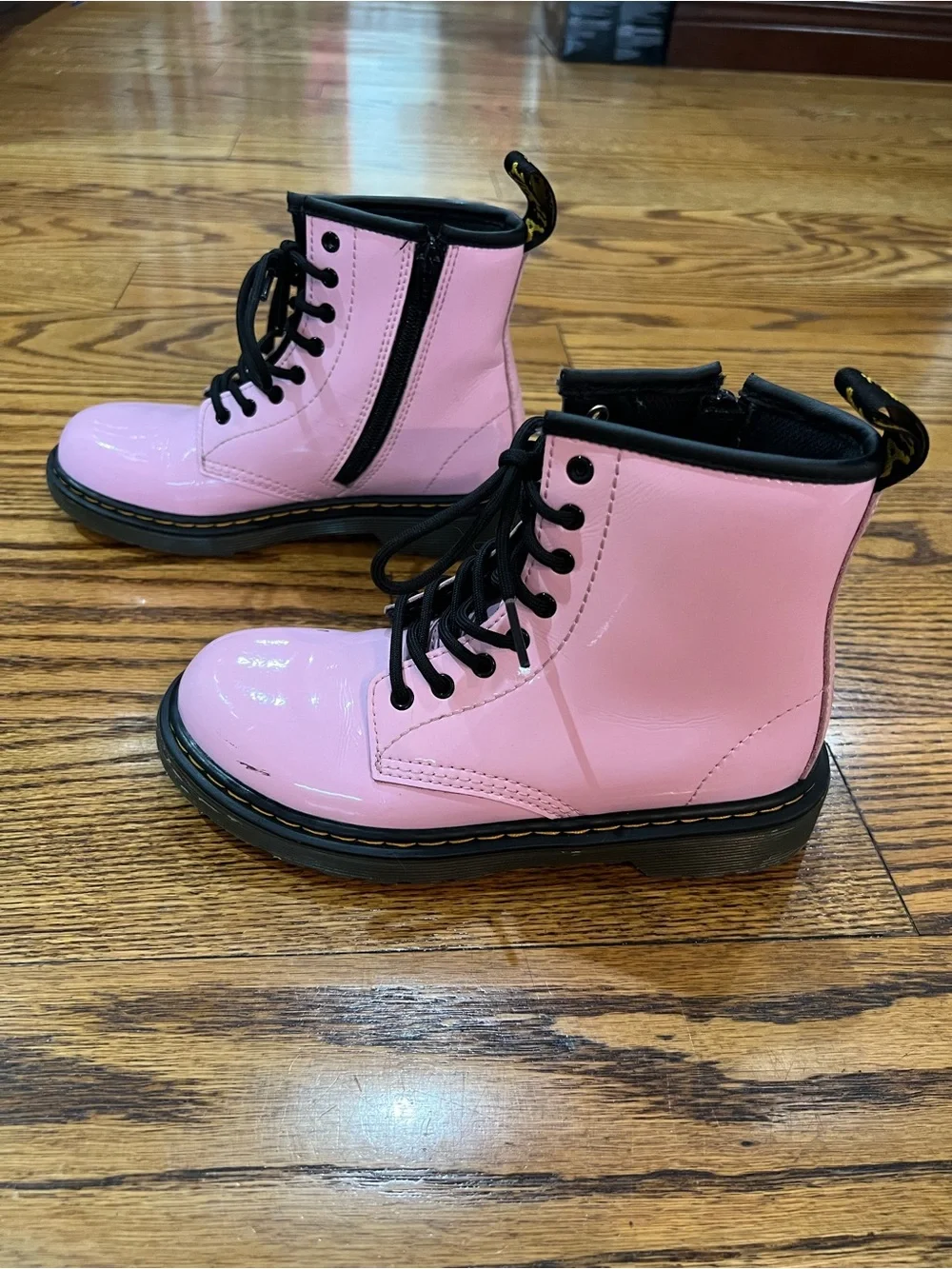 Dr. Martens Kids  1460 Patent Leather Boots Sz 2 Pale Pink Airwalk Combat Boots